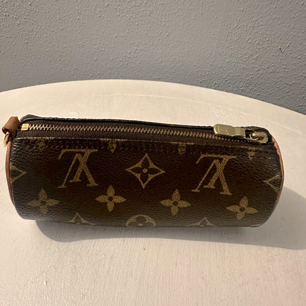 AUTHENTIC BABY LV POUCH ✨💥